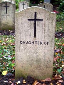 Original headstone prior to replacement in 2003