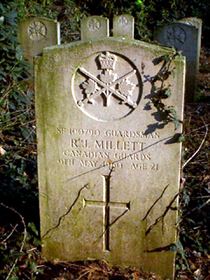 Original headstone prior to replacement in 2003