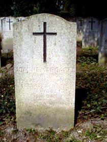 Original headstone prior to replacement in 2003