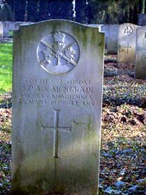 Original headstone prior to replacement in 2003