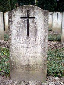 Original headstone prior to replacement in 2003