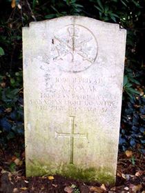 Original headstone prior to replacement in 2003