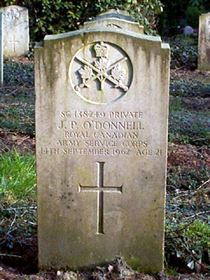 Original headstone prior to replacement in 2003