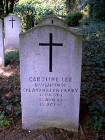 Original headstone prior to replacement in 2003