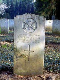 Original headstone prior to replacement in 2003