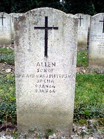 Pierre tombale originale, remplacée en 2003