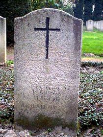 Original headstone prior to replacement in 2003