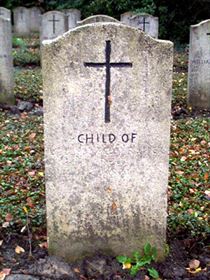 Pierre tombale originale, remplacée en 2003