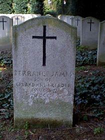 Original headstone prior to replacement in 2003