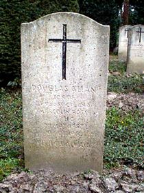 Original headstone prior to replacement in 2003