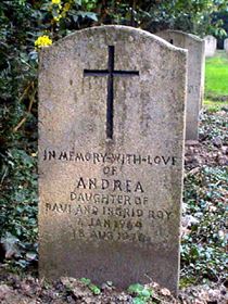 Original headstone prior to replacement in 2003