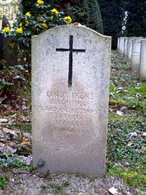Original headstone prior to replacement in 2003