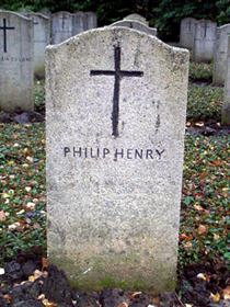 Original headstone prior to replacement in 2003