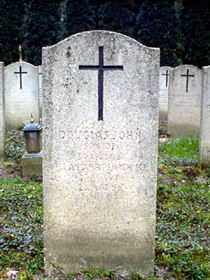 Original headstone prior to replacement in 2003