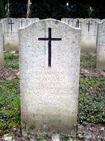 Original headstone prior to replacement in 2003