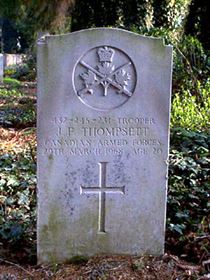 Original headstone prior to replacement in 2003