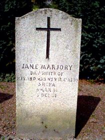 Pierre tombale originale, remplacée en 2003