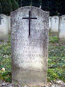 Original headstone prior to replacement in 2003