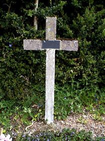 Original headstone prior to replacement in 2003