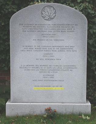 Headstone of Jennifer Julia Leona MacKenzie.