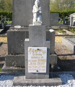 Pierre tombale de Bonnie Jean Duff.