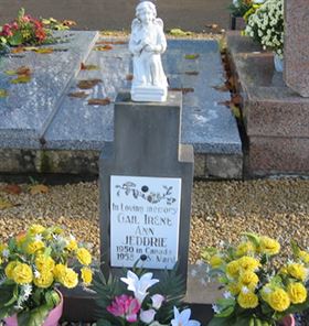 Headstone of Gail Irene Ann Jeddrie.